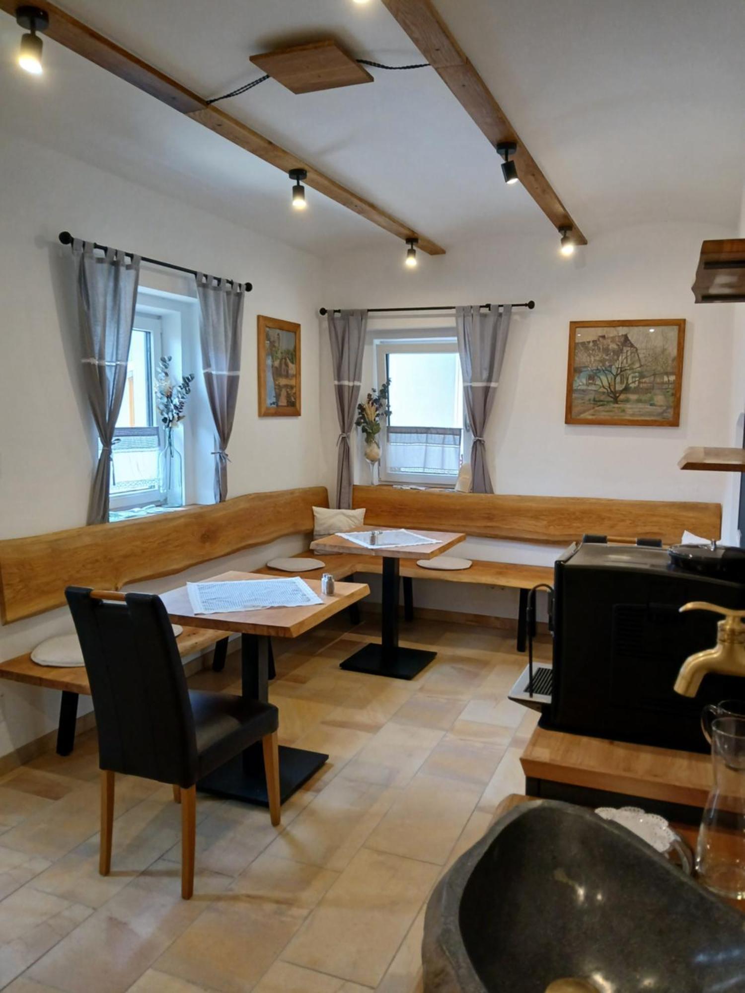 Weingut Thomas Brandl Bed & Breakfast Strass  Bagian luar foto