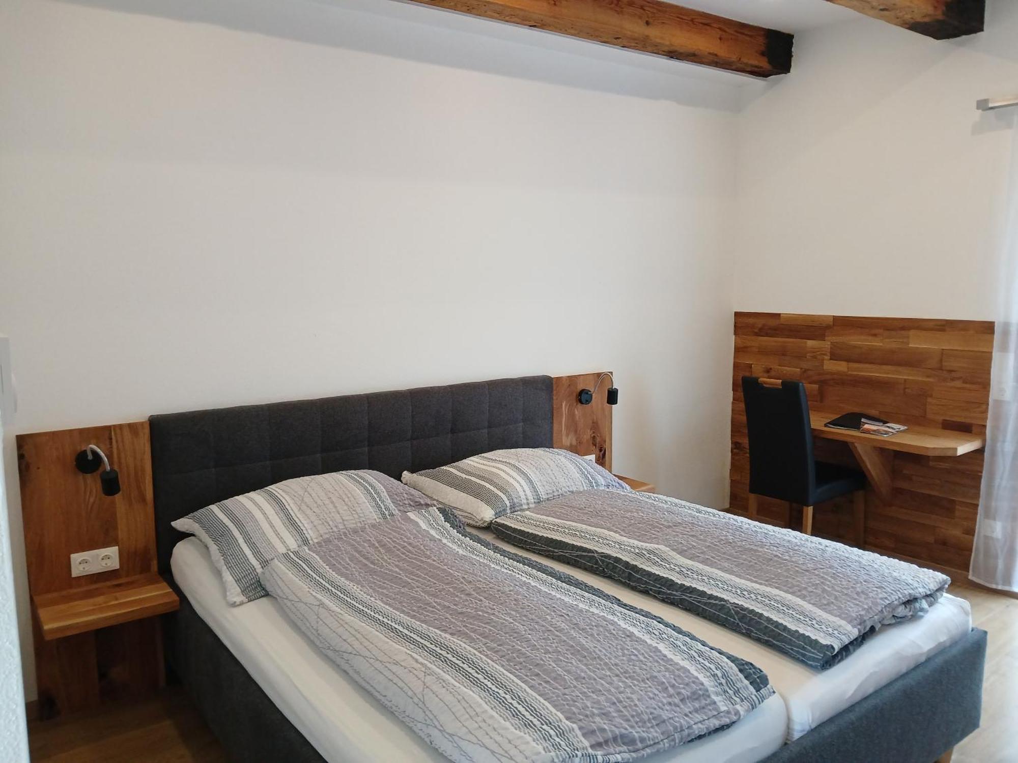 Weingut Thomas Brandl Bed & Breakfast Strass  Bagian luar foto
